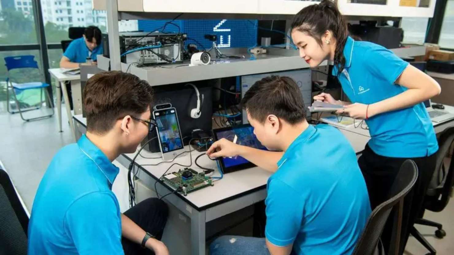 Việc tích hợp thành công 2 chứng chỉ ISO 27001:2013 và ISO 9001:2015 giúp doanh nghiệp nâng cao chất lượng dịch vụ cung cấp và bảo đảm tính toàn vẹn.