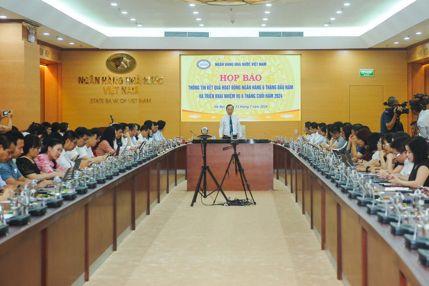 Toàn cảnh Họp báo.