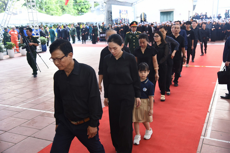 Người dân tưởng nhớ Tổng Bí thư Nguyễn Phú Trọng tại quê hương Lại Đà - Ảnh 1