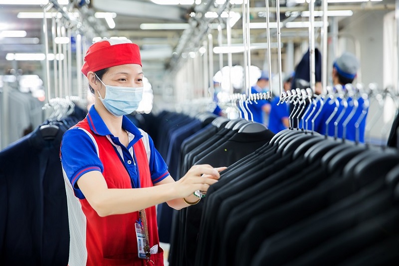 Nguyên tắc chủ đạo của Lean là gia tăng giá trị cho khách hàng thông qua việc liên tục loại bỏ lãng phí trong suốt quá trình cung cấp sản phẩm và dịch vụ.