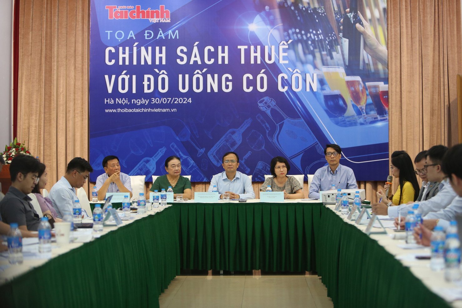 Toàn cảnh Tọa đàm “Chính sách thuế với đồ uống có cồn”.