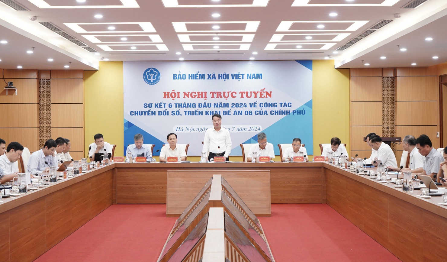 Tổng Giám đốc BHXH Việt Nam Nguyễn Thế Mạnh chủ trì Hội nghị trực tuyến sơ kết 6 tháng đầu năm 2024 về công tác chuyển đổi số, triển khai Đề án 06 của Chính phủ.