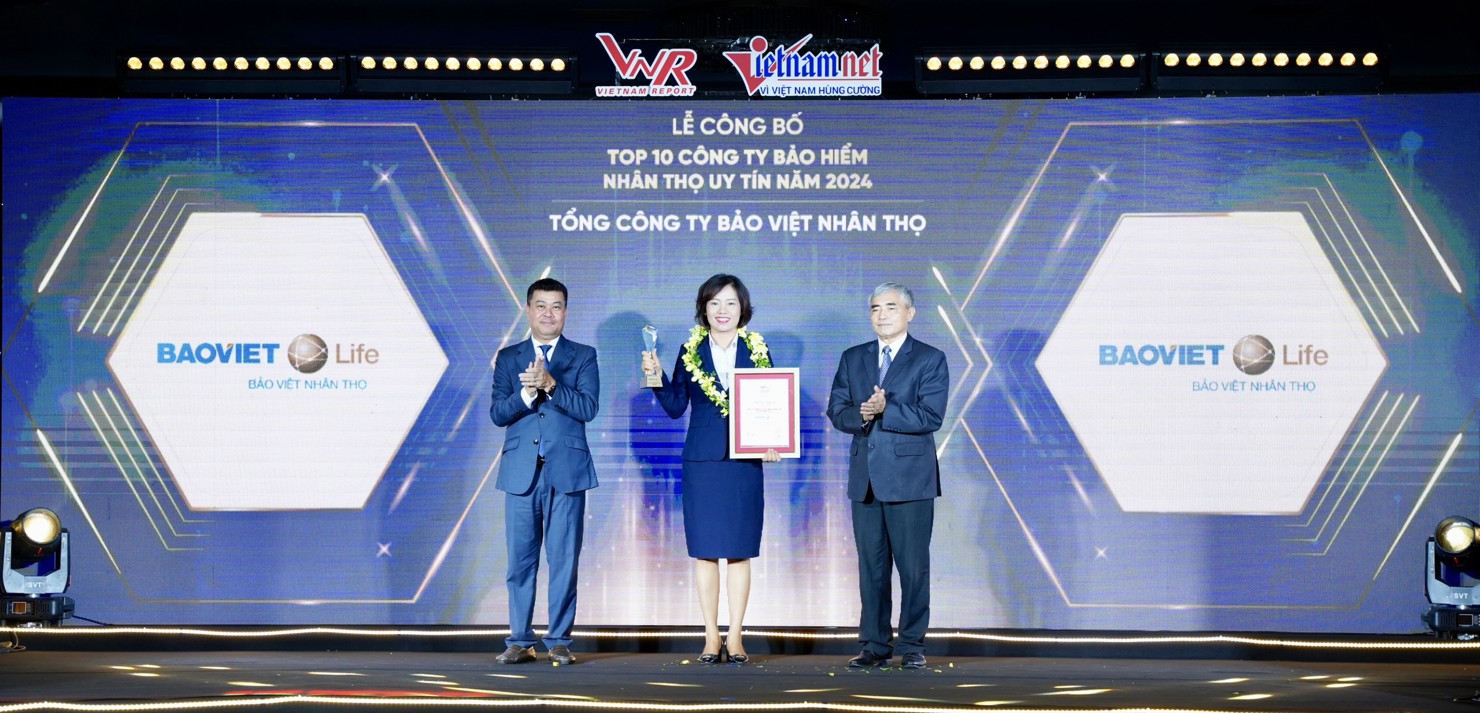 Năm 2024,&nbsp;Bảo Việt Nh&acirc;n thọ tiếp tục l&agrave; doanh nghiệp dẫn đầu danh s&aacute;ch &ldquo;Top 10 C&ocirc;ng ty bảo hiểm nh&acirc;n thọ uy t&iacute;n&rdquo;.&nbsp;