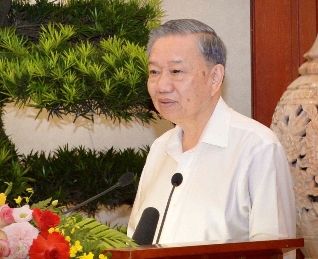 Thay mặt lãnh đạo Đảng, Nhà nước và với tình cảm cá nhân, Tổng Bí thư, Chủ tịch nước Tô Lâm trân trọng gửi tới các đồng chí lãnh đạo, nguyên lãnh đạo cùng gia đình lời chúc sức khỏe, hạnh phúc và mọi sự tốt đẹp. Ảnh: VGP/Nguyễn Hoàng