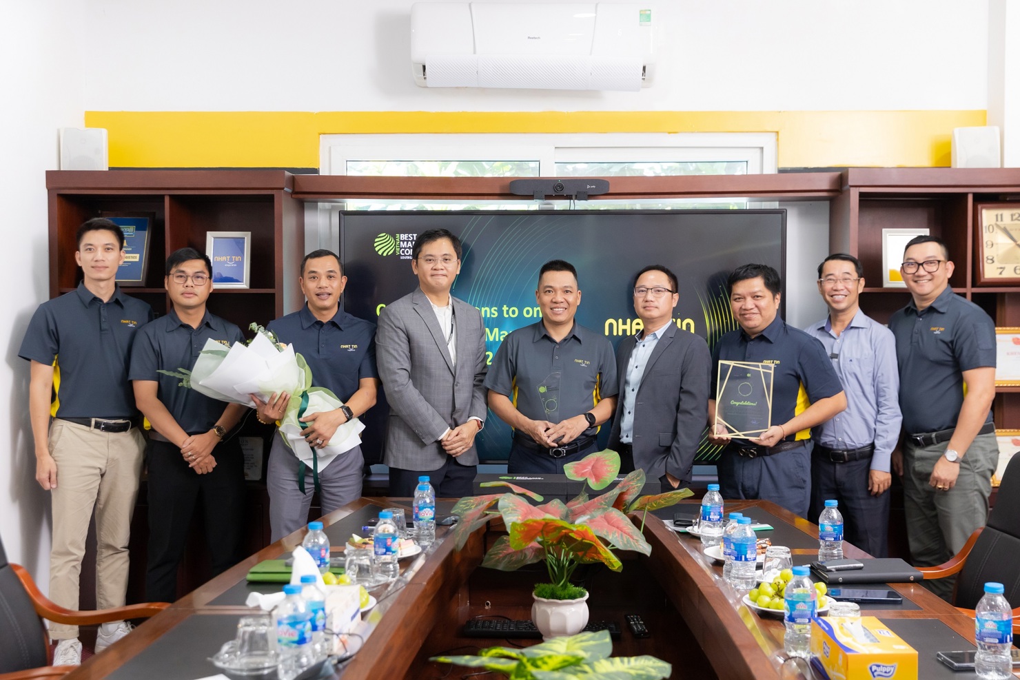 Công ty Cổ phần Đầu tư thương mại phát triển Nhất Tín được vinh danh.