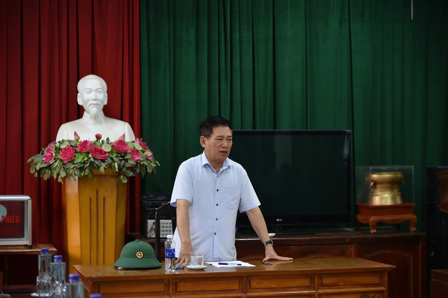 Phó Thủ tướng, Bộ trưởng Hồ Đức Phớc yêu cầu khẩn trương tìm kiếm, cứu nạn vụ sập cầu Phong Châu. Ảnh: Trần Mạnh
