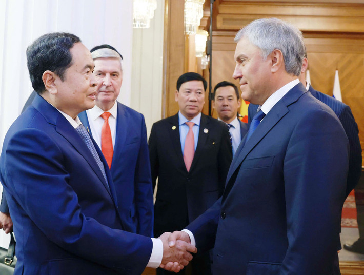 Chủ tịch Duma Quốc gia, Quốc hội Liên bang, Liên bang Nga Vyacheslav Victorovich Volodin đón Chủ tịch Quốc hội Trần Thanh Mẫn. Ảnh: Thống Nhất - TTXVN 