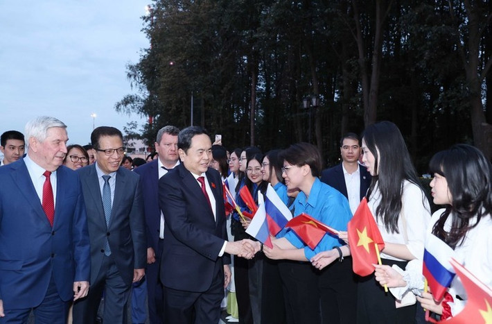 Lễ tiễn Chủ tịch Quốc hội Trần Thanh Mẫn tại sân bay Vnukovo, thủ đô Moskva, Liên bang Nga. Ảnh: TTXVN 