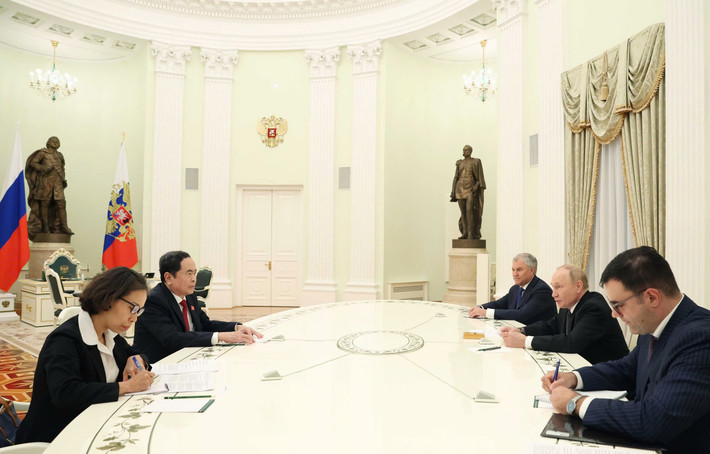 Chủ tịch Quốc hội Trần Thanh Mẫn hội kiến Tổng thống Liên bang Nga Vladimir Putin. Ảnh: Thống Nhất – TTXVN.