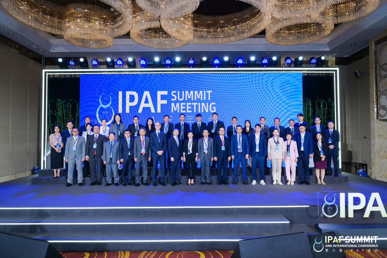 Các đại biểu tham dự IPAF 2024 chụp ảnh lưu niệm