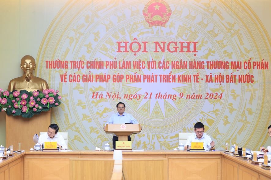 Thủ tướng bày tỏ sẵn sàng lắng nghe ý kiến đóng góp của các ngân hàng với tinh thần cầu thị để có giải pháp góp phần phát triển đất nước. Ảnh: VGP/Nhật Bắc 