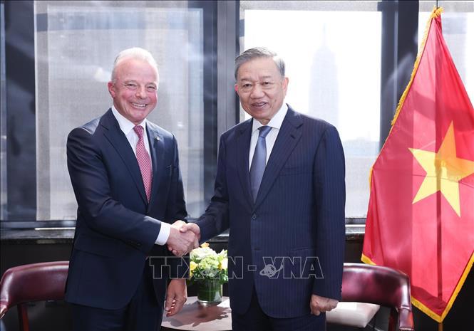 Tổng Bí thư, Chủ tịch nước Tô Lâm tiếp Tiến sĩ Brendan Nelson, Phó Chủ tịch Cấp cao Tập đoàn Boeing kiêm Chủ tịch Boeing Global. Ảnh: TTXVN 