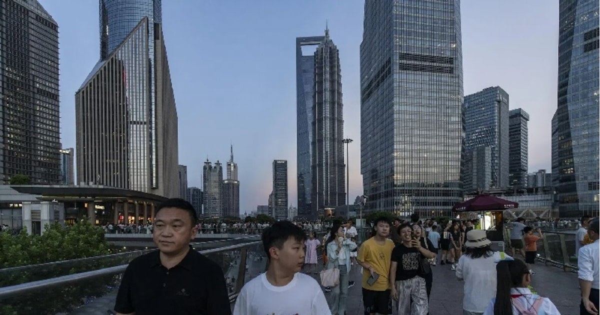 Trung Quốc đang tung ra loạt biện pháp kích thích kinh tế để đạt mục tiêu tăng trưởng hàng năm.