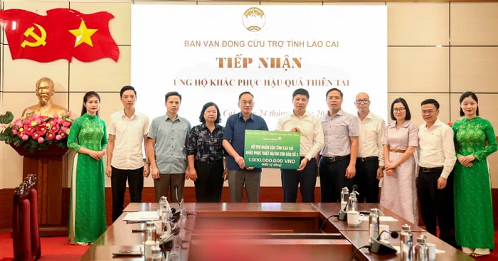 Vietcombank trao hỗ trợ 1 tỷ đồng cho tỉnh Lào Cai khắc phục hậu quả thiên tai