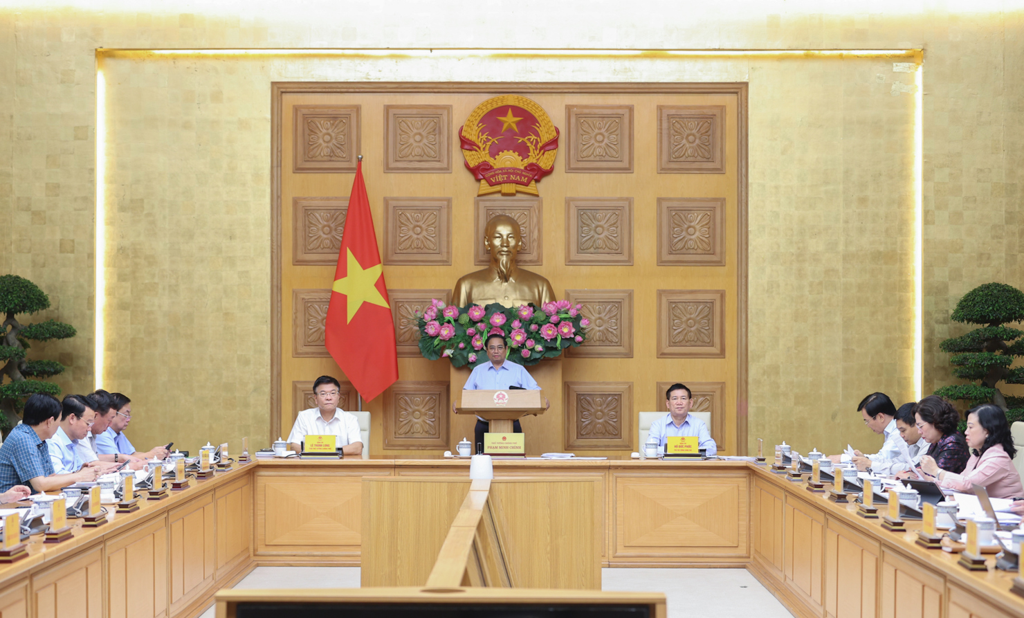 Thủ tướng Phạm Minh Chính, Trưởng Ban Chỉ đạo rà soát, xử lý vướng mắc trong hệ thống văn bản quy phạm pháp luật chủ trì phiên họp thứ ba của Ban Chỉ đạo. Ảnh: VGP/Nhật Bắc 