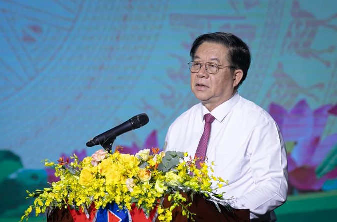 Đồng chí Nguyễn Trọng Nghĩa phát biểu chỉ đạo tại buổi lễ.