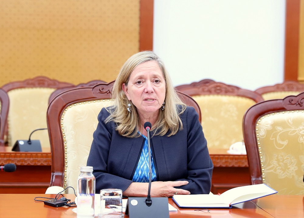 Bà Mariam Sherman - Giám đốc Quốc gia của Ngân hàng Thế giới (WB) khu vực Việt Nam, Lào và Campuchia phát biểu tại buổi tiếp. 