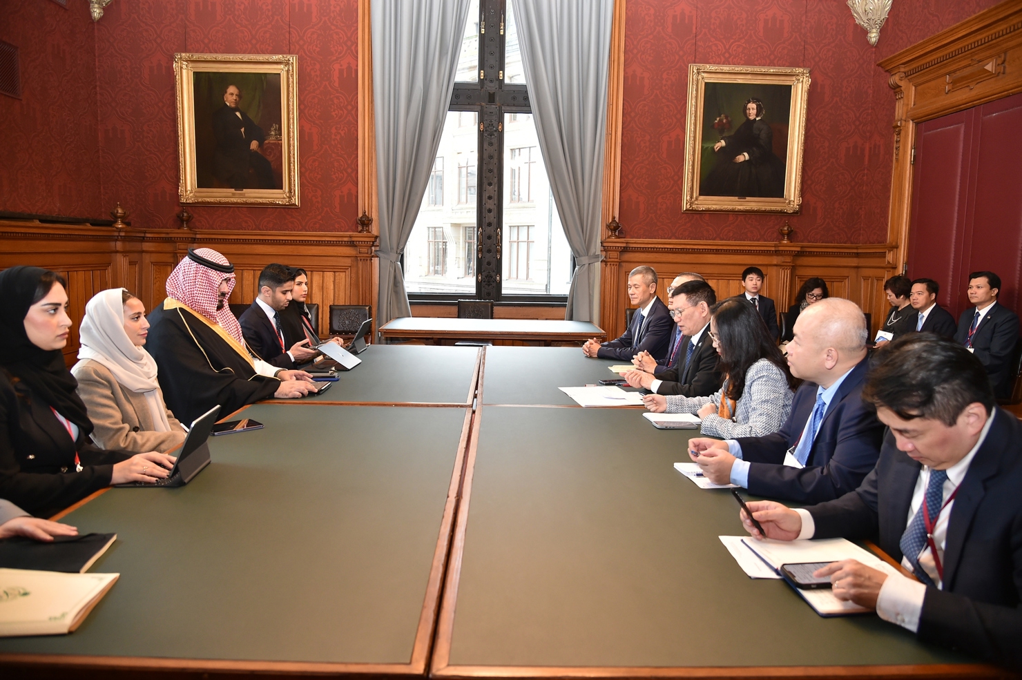 Phó Thủ tướng Hồ Đức Phớc tiếp Bộ trưởng Kinh tế và kế hoạch Vương quốc Arab Saudi. Ảnh VGP/Trần Mạnh