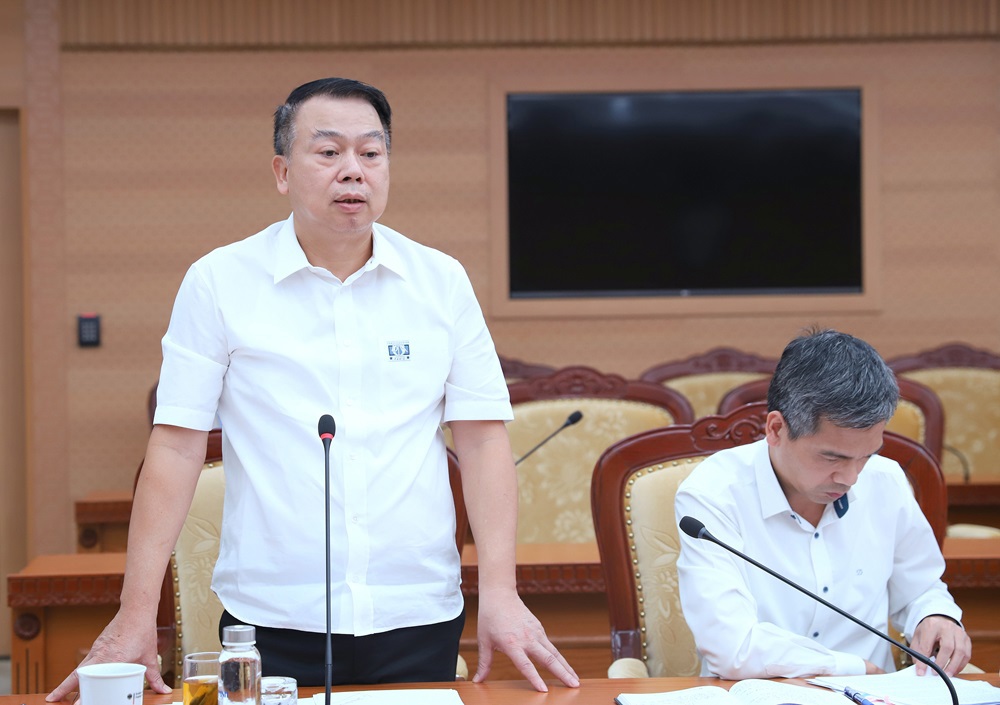 Thứ trưởng Bộ Tài chính Nguyễn Đức Chi chủ trì hội nghị.