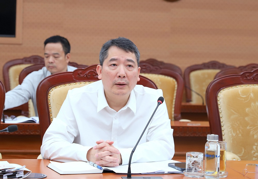 Bí thư Đảng ủy, Thứ trưởng Bộ Tài chính Cao Anh Tuấn phát biểu tại Hội nghị.