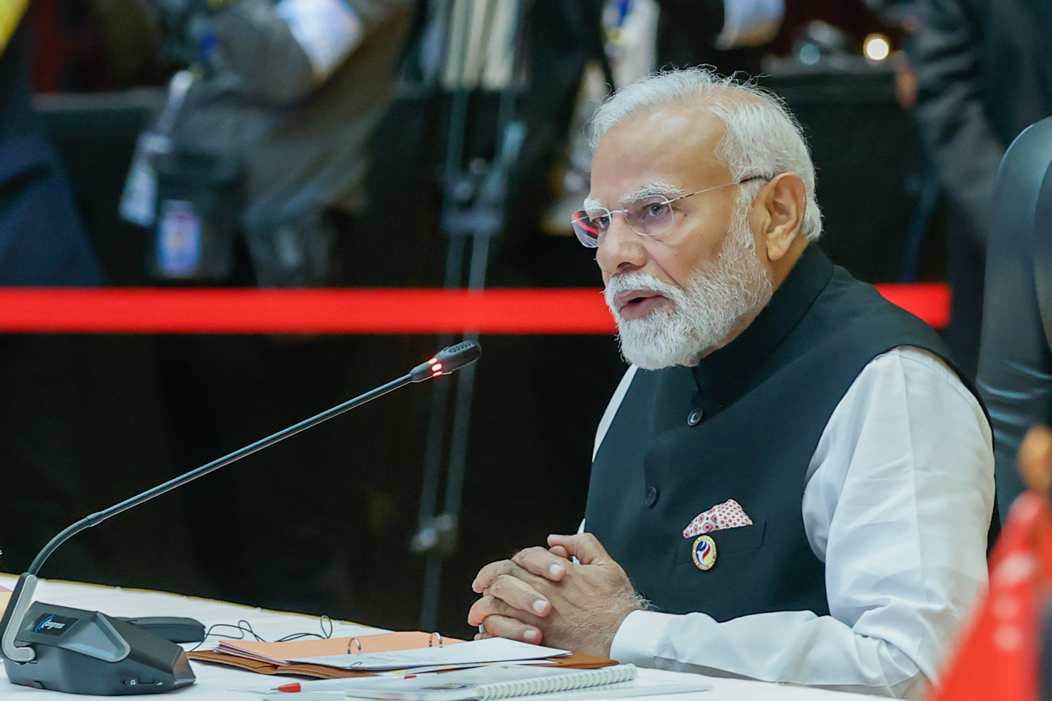 Thủ tướng Ấn Độ Narendra Modi phát biểu tại hội nghị. Ảnh: VGP/Nhật Bắc 
