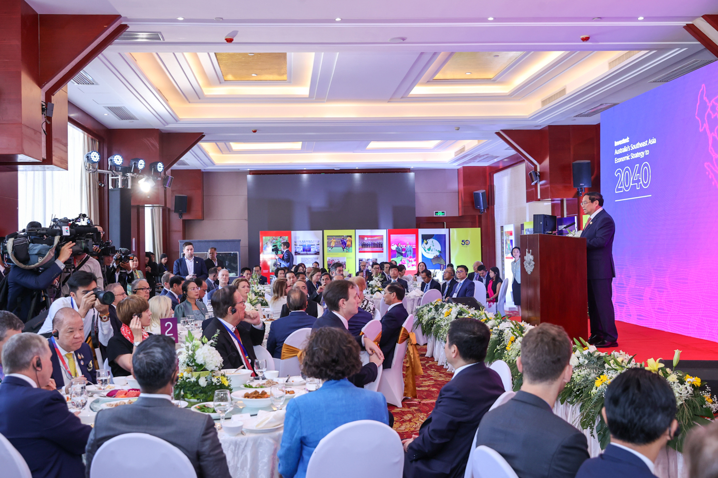 Thủ tướng nhấn mạnh phát triển của ASEAN không thể thiếu những đóng góp tích cực của Australia, đặc biệt là của các doanh nghiệp tư nhân. Ảnh: VGP/Nhật Bắc 