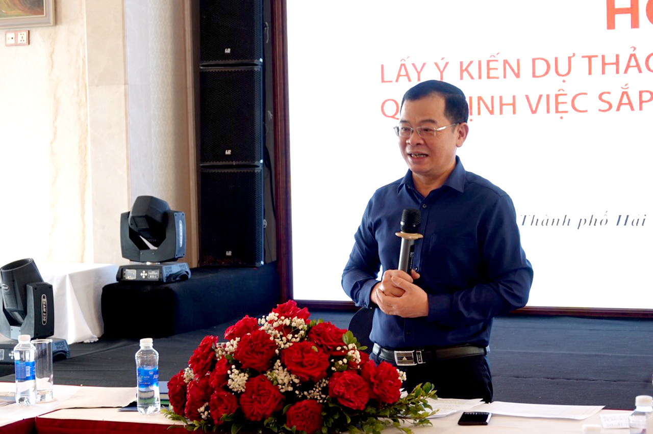 Ông Nguyễn Tân Thịnh - Cục trưởng Cục Quản lý Công sản phát biểu tại Hội nghị lấy ý kiến vào dự thảo Nghị định của Chính phủ quy định về sắp xếp lại, xử lý tài sản công.