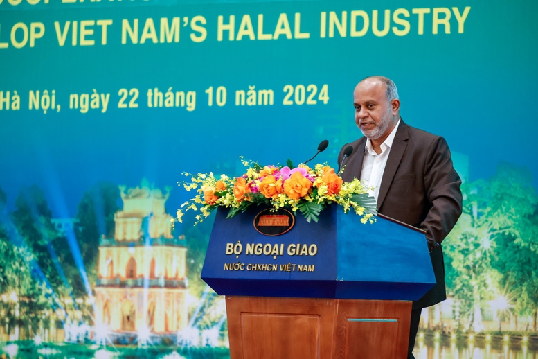 Tiến sỹ Yousif S.AlHarbi, Phó Chủ tịch Trung tâm Halal Saudi Arabia, Cơ quan Thực phẩm và Dược phẩm Saudi Arabia (SFDA) phát biểu tại Hội nghị. 