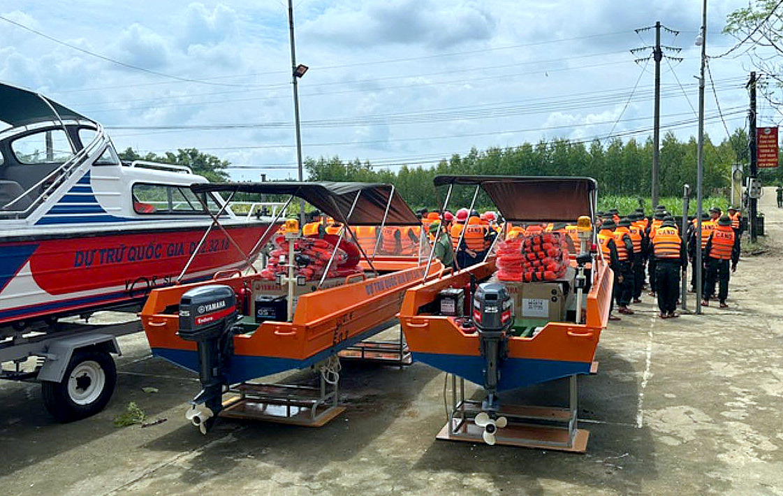 Xây dựng kế hoạch mua sắm các mặt hàng thiết yếu, chiến lược đưa vào DTQG và bố trí dự trữ tại các địa bàn trọng điểm, để bảo đảm chủ động ứng phó nhanh, hiệu quả khi có tình huống đột xuất, cấp bách xảy ra.