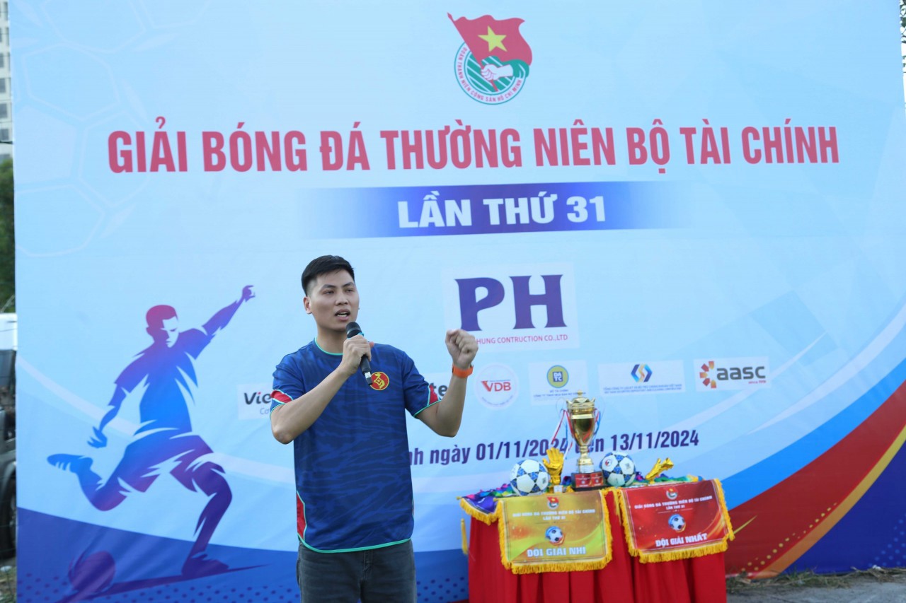 Đại diện vận động viên tuyên thệ.