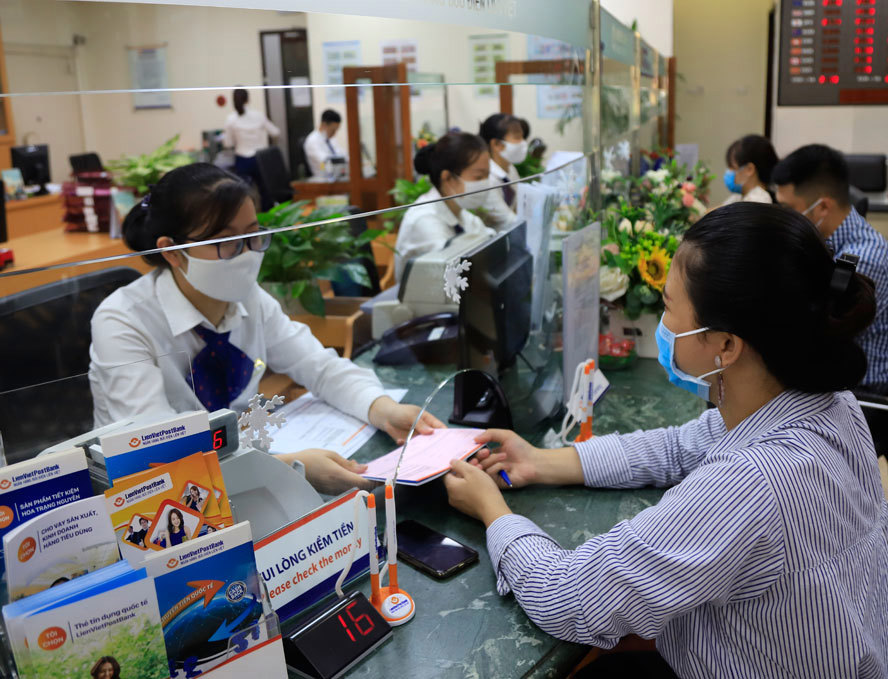 Kho bạc Nhà nước Thái Bình phối hợp thu ngân sách nhà nước với các ngân hàng thương mại trên địa bàn.