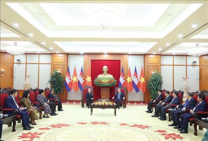 Quốc vương Norodom Sihamoni bày tỏ biết ơn sâu sắc về sự ủng hộ và sự giúp đỡ to lớn, quý báu, kịp thời, có hiệu quả mà Việt Nam dành cho Campuchia - Ảnh: TTXVN 