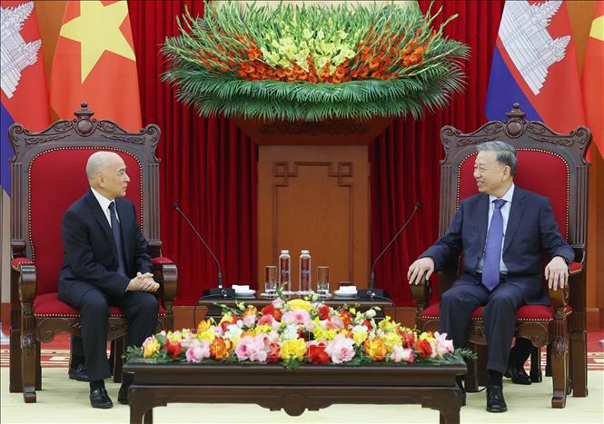 Tổng Bí thư nhấn mạnh Đảng, Nhà nước Việt Nam luôn coi trọng và dành ưu tiên hàng đầu cho việc xây dựng, phát triển mối quan hệ giữa hai nước không ngừng phát triển tốt đẹp - Ảnh: TTXVN 