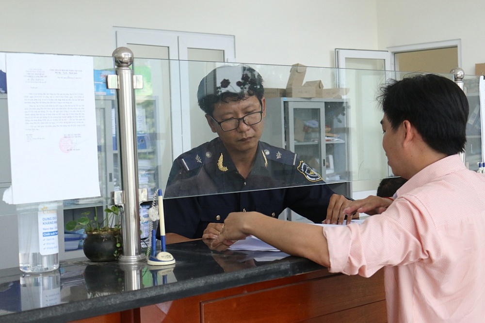 Cơ quan Hải quan cần hỗ trợ tuyên truyền đến các doanh nghiệp có hoạt động xuất nhập khẩu về lợi ích của đại lý hải quan. Ảnh: internet