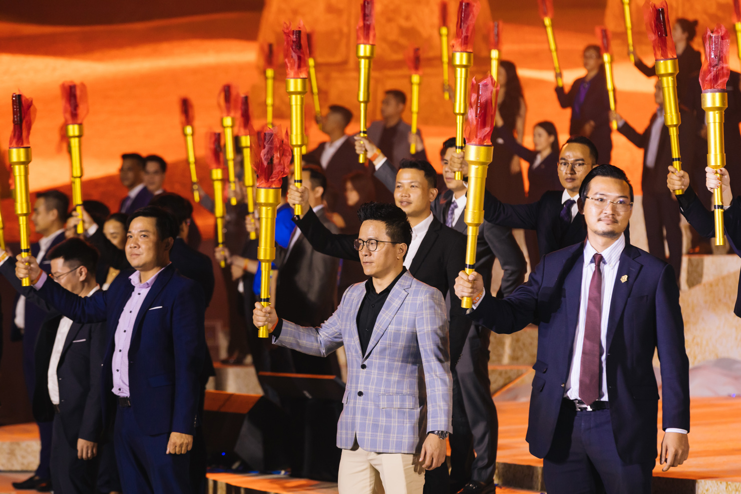 C&aacute;c đại l&yacute; quyết t&acirc;m c&ugrave;ng nhau chinh phục những cột mốc th&agrave;nh c&ocirc;ng mới tại CaraWorld. Ảnh: KN&nbsp;
