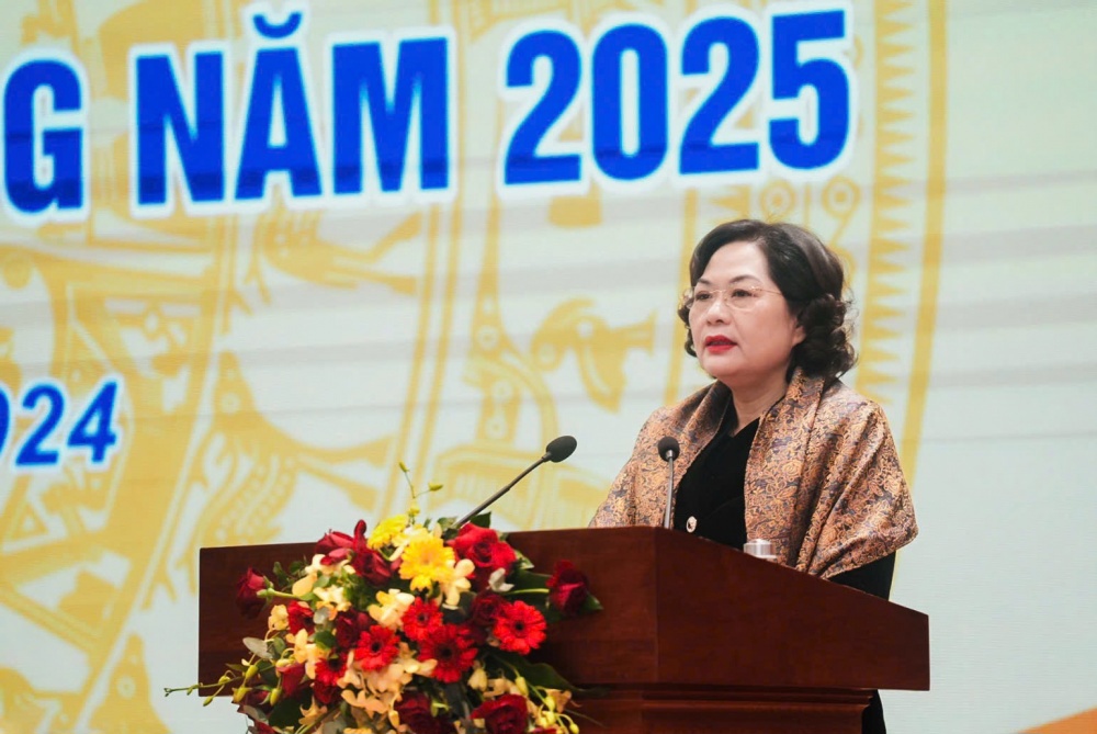 Thống đốc NHNN Nguyễn Thị Hồng phát biểu tại Hội nghị.