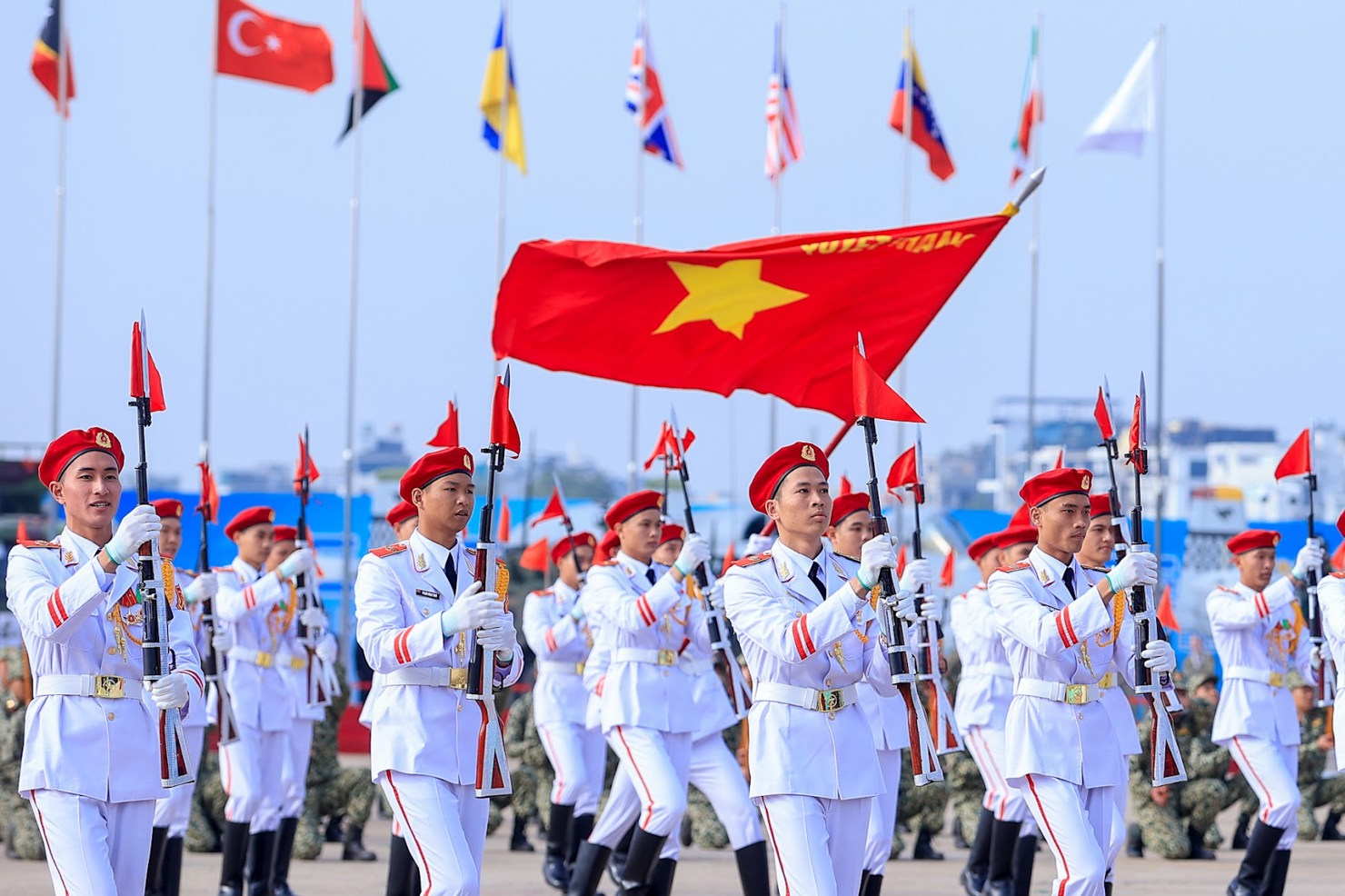 Triển lãm Quốc phòng quốc tế Việt Nam 2024 diễn ra từ ngày 19 đến 22/12/2024, đúng vào dịp kỷ niệm 80 năm Ngày thành lập Quân đội nhân dân Việt Nam và 35 năm Ngày hội Quốc phòng toàn dân - Ảnh: VGP/Nhật Bắc