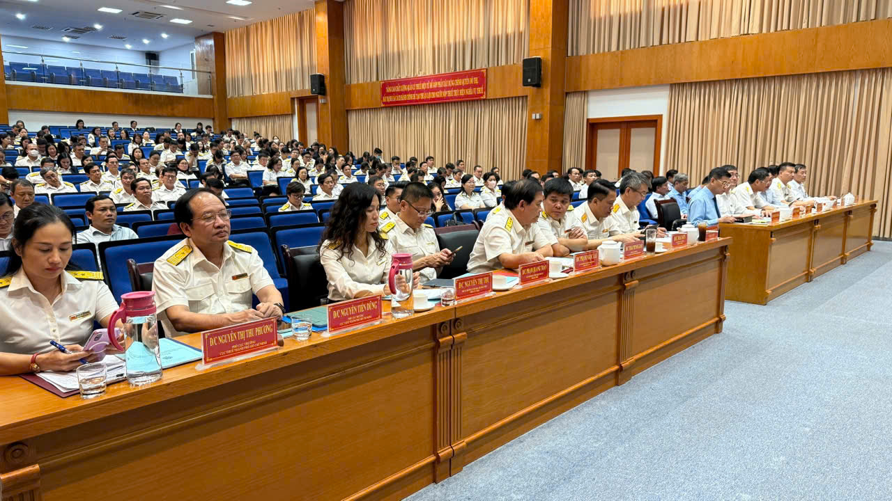 Lãnh đạo Tổng cục Thuế và UBND TP. Hồ Chí Minh tham dự Hội nghị. Ảnh:Thanh Sơn.