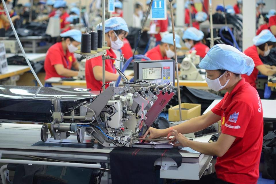 Bộ Lao động Thương binh và Xã hội tiếp tục chỉ đạo thực hiện đồng bộ các giải pháp phát triển thị trường lao động.