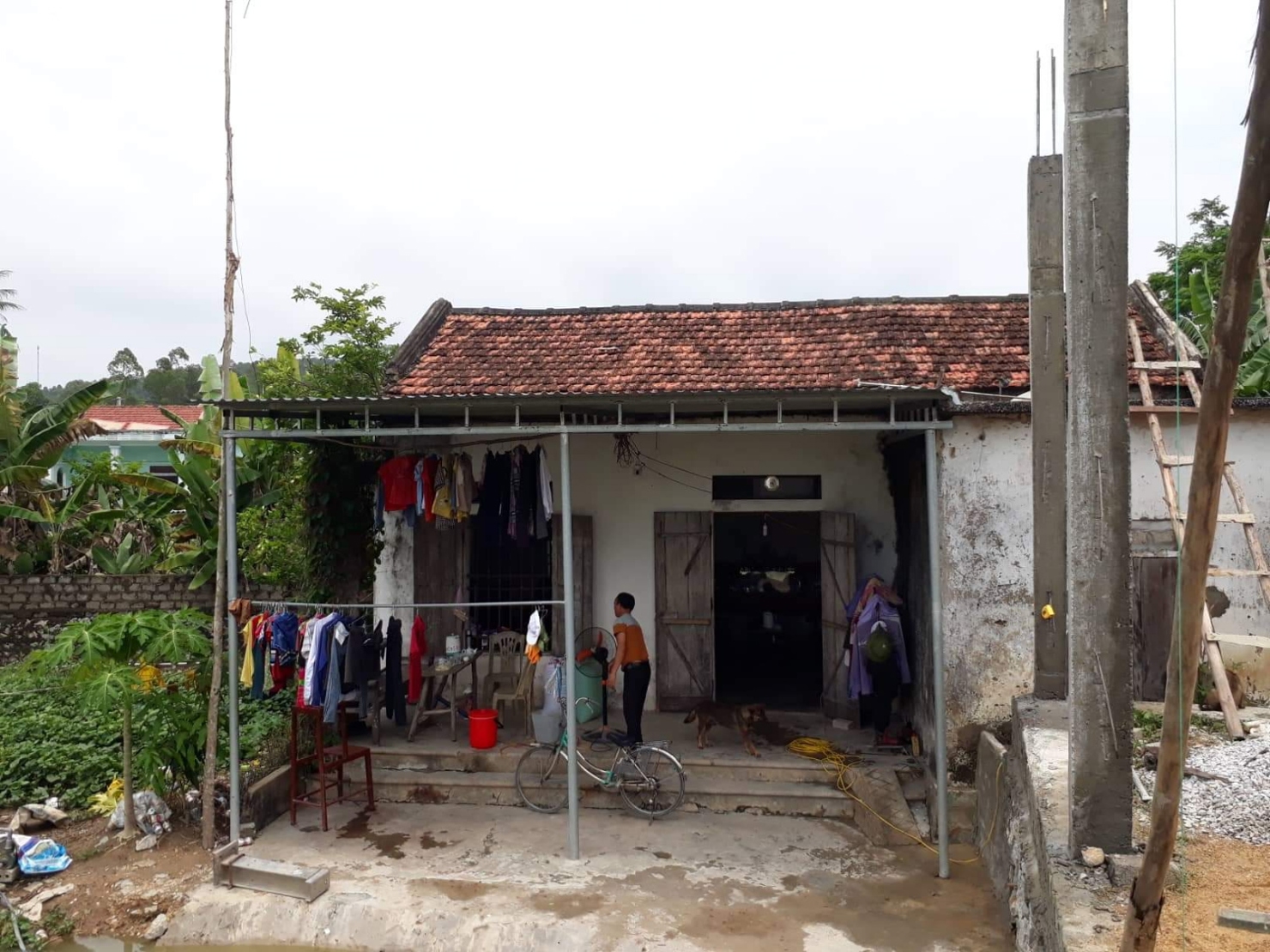Bộ Lao động - Thương binh và Xã hội phối hợp các đơn vị liên quan tổ chức Chương trình phát động hỗ trợ xóa nhà tạm, nhà dột nát trên phạm vi cả nước.