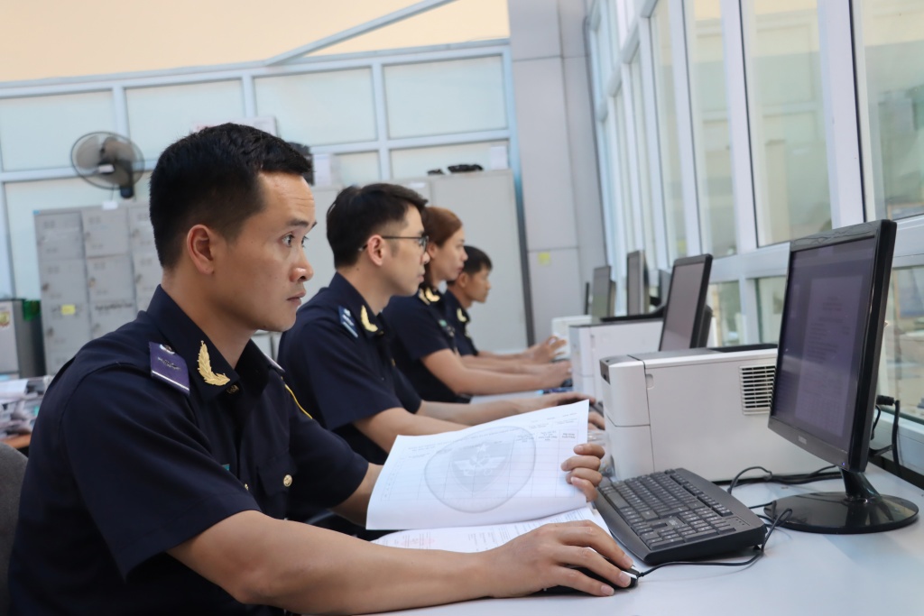 Hoạt động nghiệp vụ tại Cục Hải quan Cao Bằng. Ảnh: T.Bình.