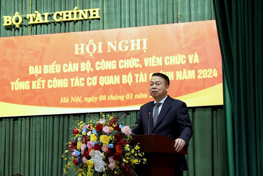 Thứ trưởng Bộ Tài chính Nguyễn Đức Chi phát biểu chỉ đạo Hội nghị. 