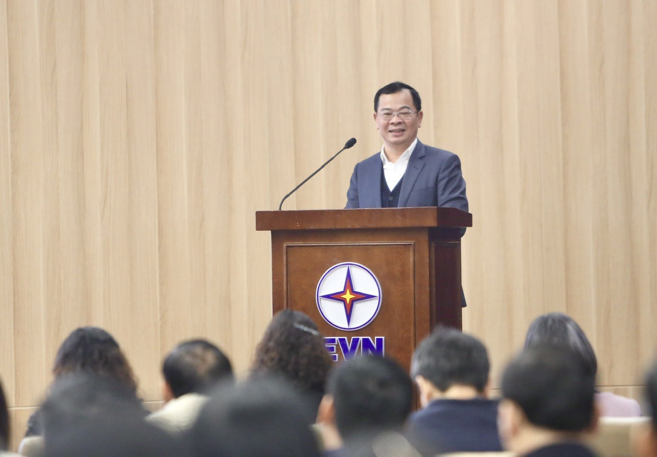 Ông Nguyễn Tân Thịnh - Cục trưởng Cục Quản lý Công sản phát biểu tại Hội nghị.