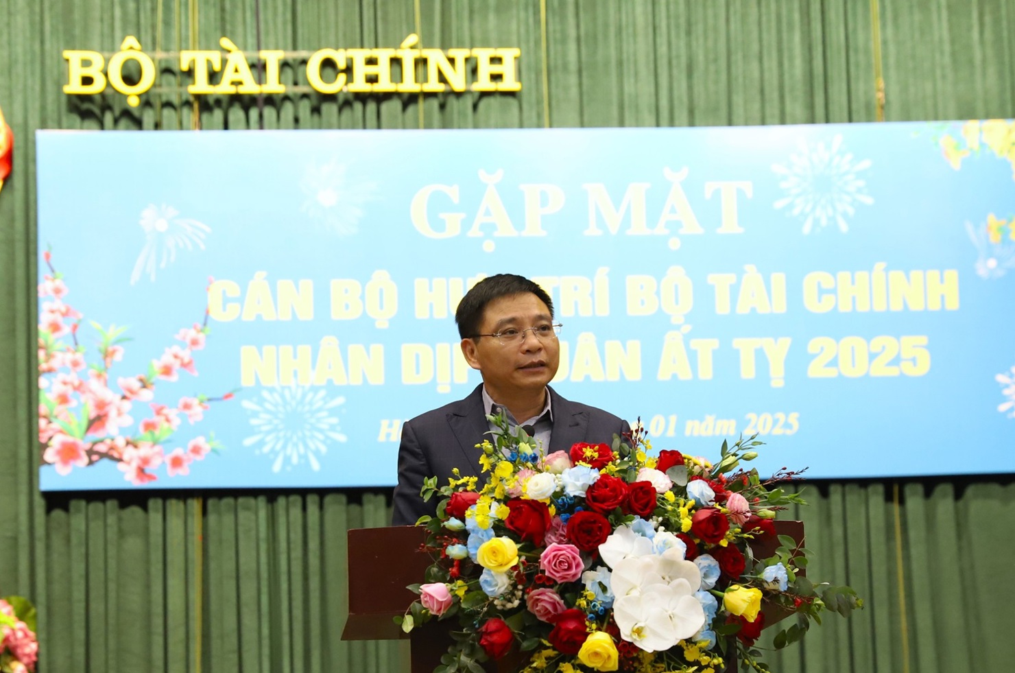 Bộ trưởng Bộ Tài chính Nguyễn Văn Thắng gửi lời tri ân và chúc tết tới các cán bộ hưu trí ngành Tài chính.
