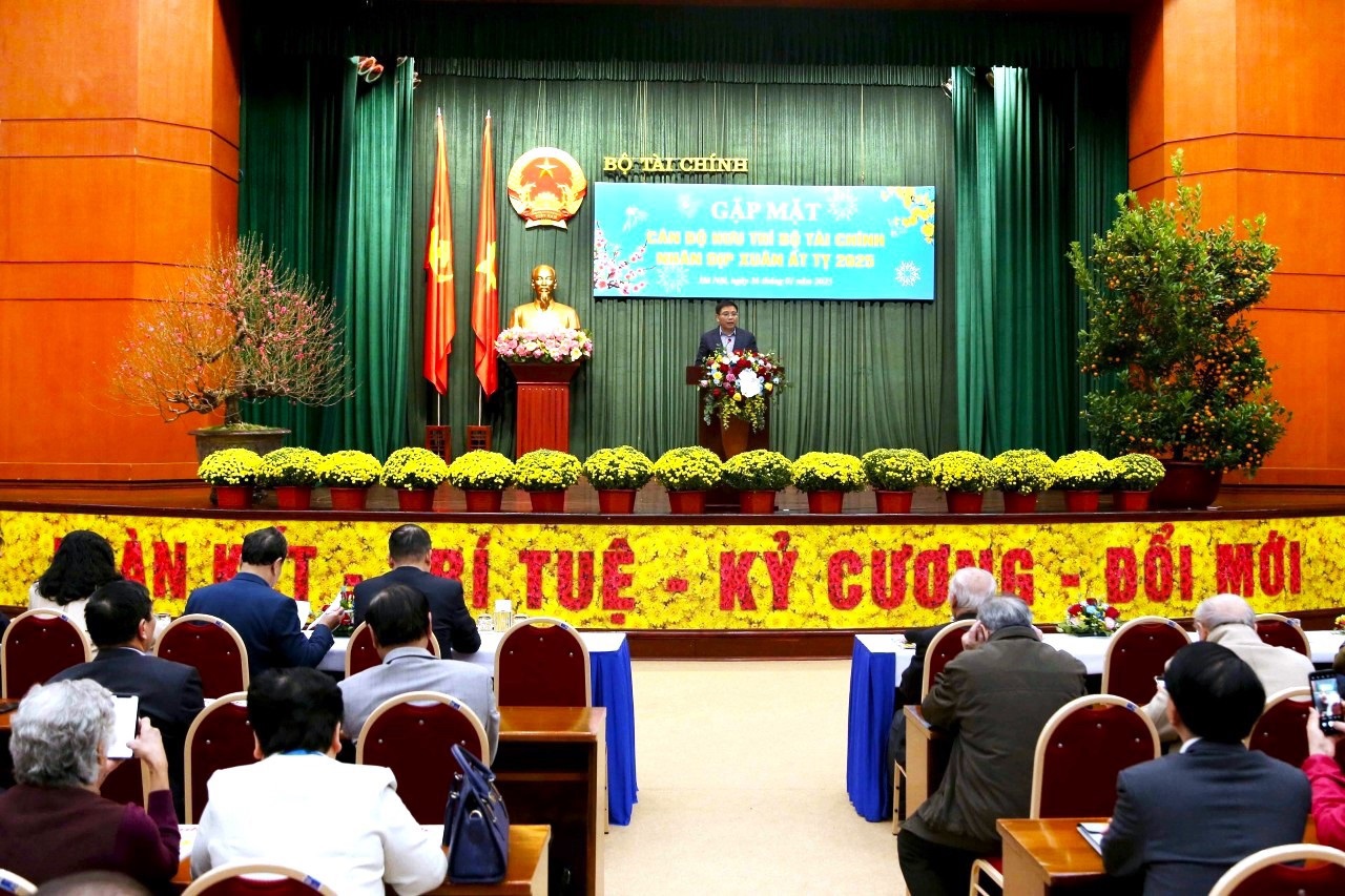 Bộ trưởng Bộ Tài chính Nguyễn Văn Thắng gửi lời tri ân và chúc tết tới các cán bộ hưu trí ngành Tài chính.