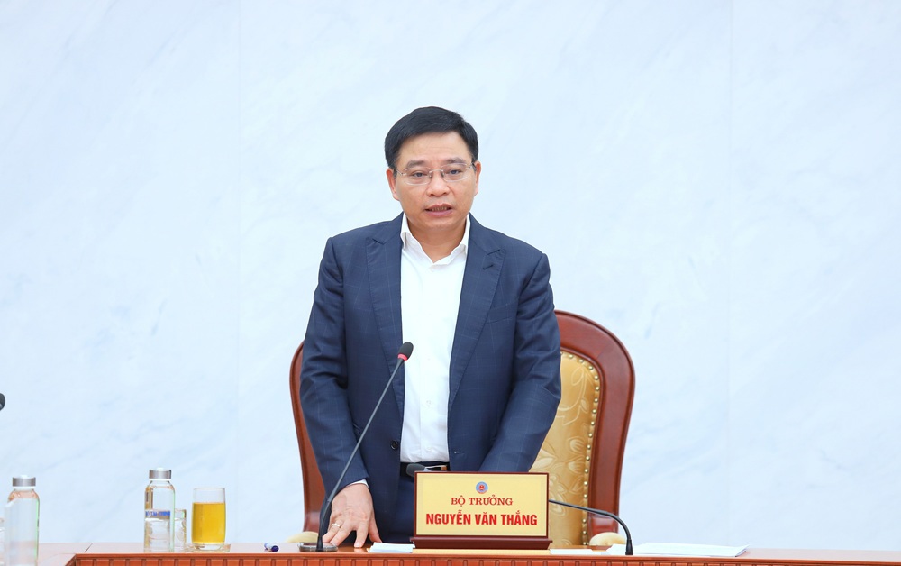 Bộ trưởng Bộ Tài chính Nguyễn Văn Thắng phát biểu tại Hội nghị. 