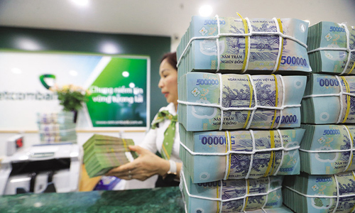 Thủ tướng Phạm Minh Chính đã đề nghị các nhà băng hy sinh một phần lợi nhuận để hạ lãi suất vay, hỗ trợ nền kinh tế đạt mức tăng trưởng trên 8% năm nay.