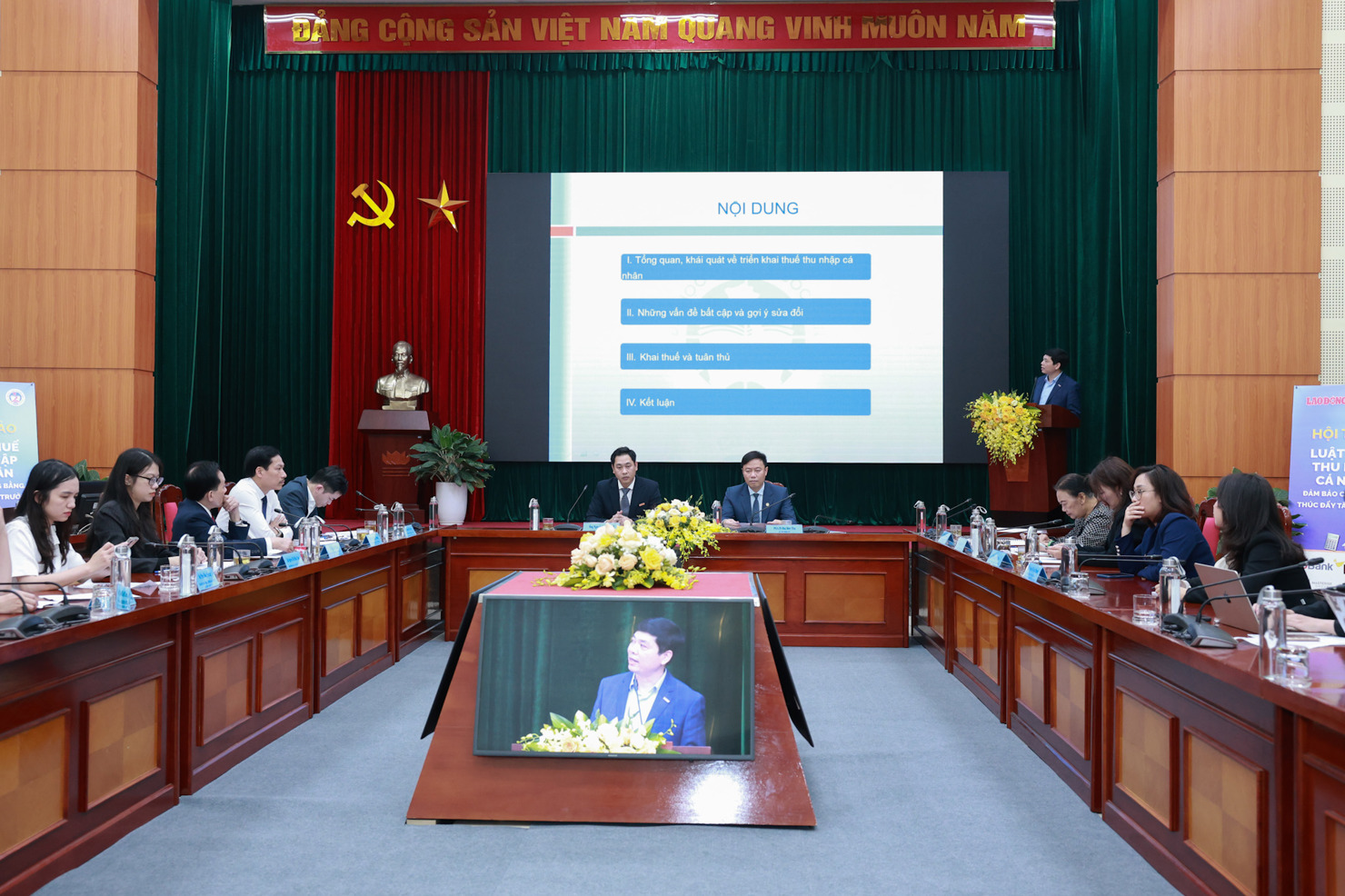 To&agrave;n cảnh Hội thảo.