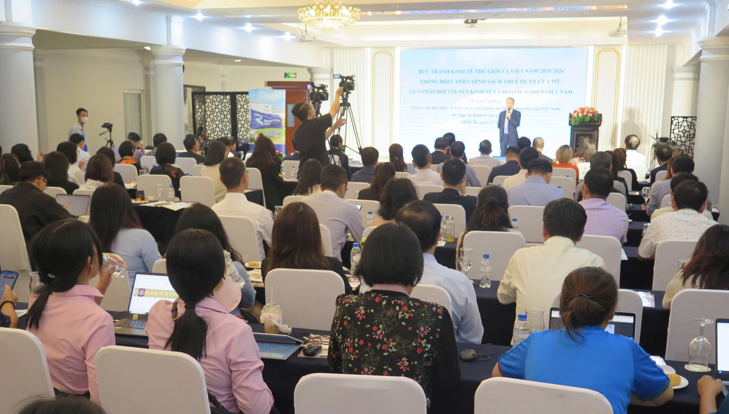 To&agrave;n cảnh Hội thảo. Ảnh: Đức Mỹ