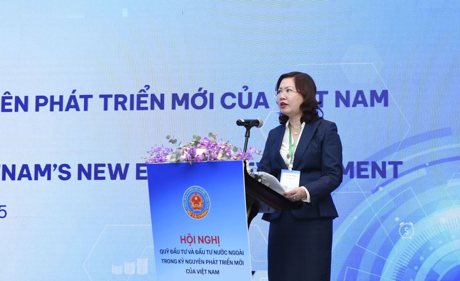 Chủ tịch UBCKNN ph&aacute;t biểu tại Hội nghị &ldquo;Quỹ đầu tư v&agrave; đầu tư nước ngo&agrave;i trong Kỷ nguy&ecirc;n ph&aacute;t triển mới của Việt Nam&rdquo; ng&agrave;y 28/3.